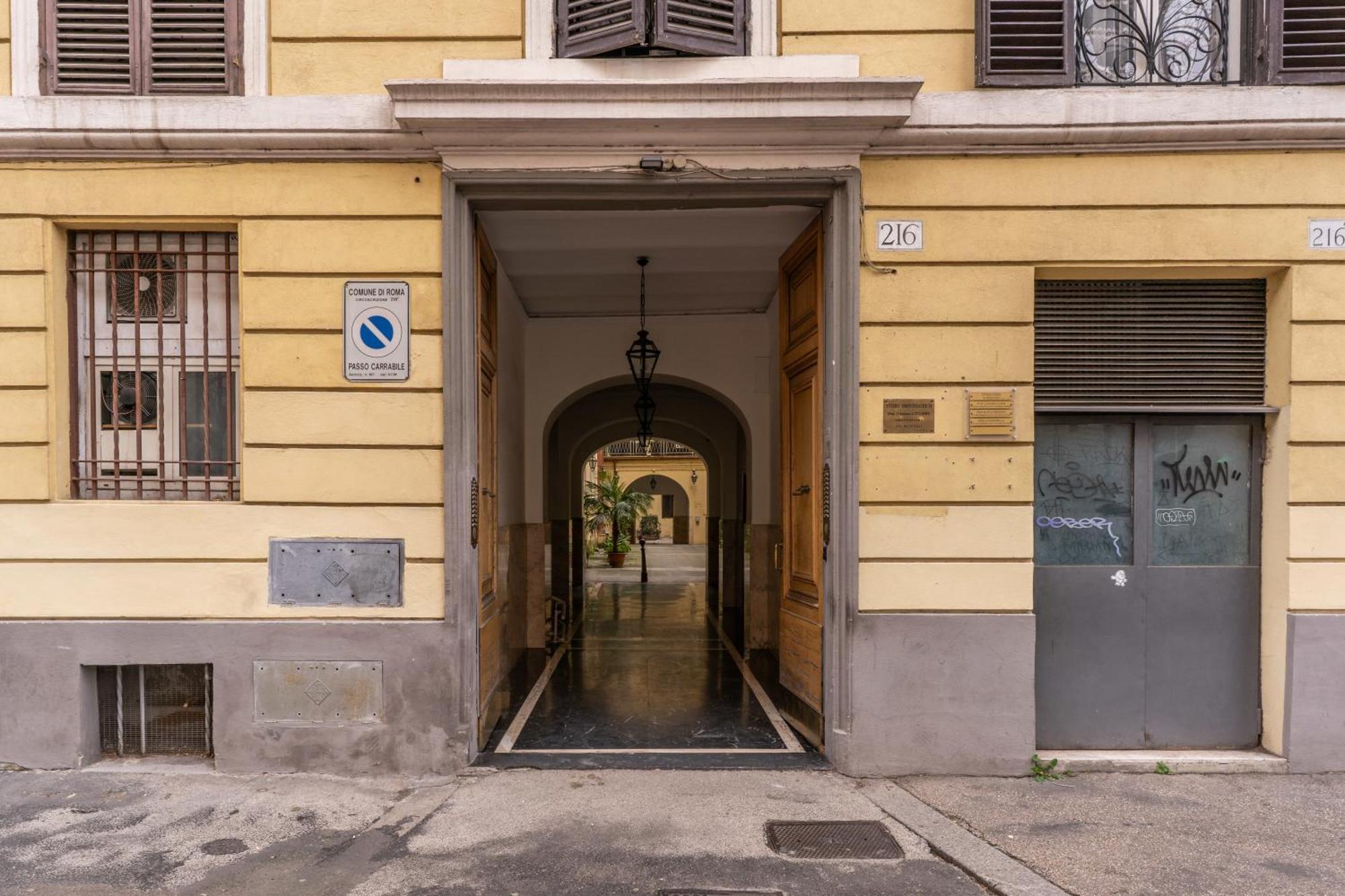 Spacious Apartment Close Vatican Rome Buitenkant foto